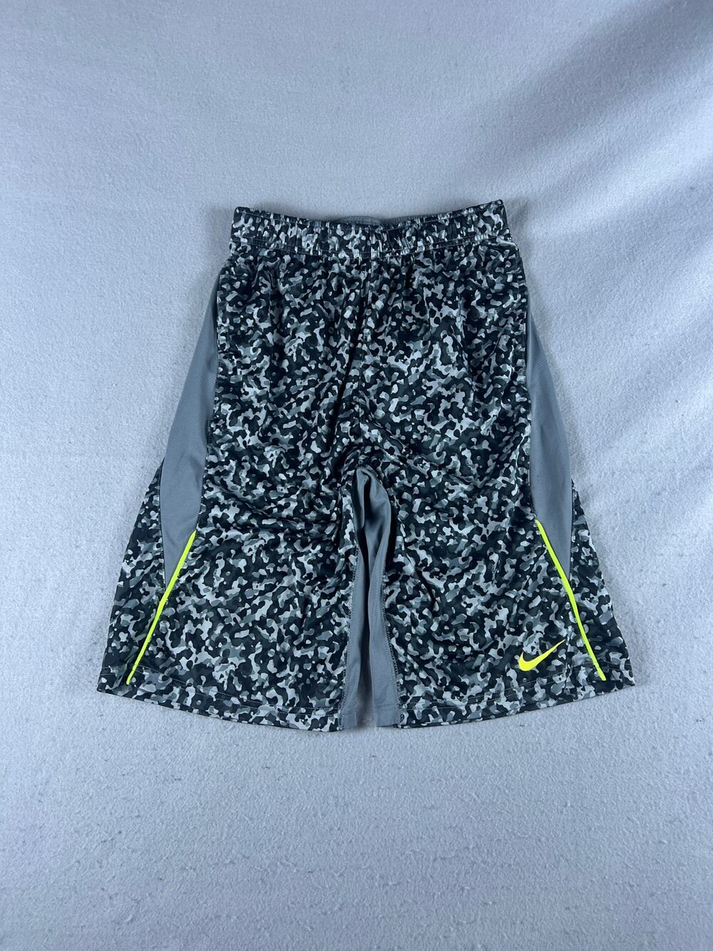 Nike Dri-FIT Basketball Shorts Boys XL Gray Black Camo Relaxed Volt Yellow Sport